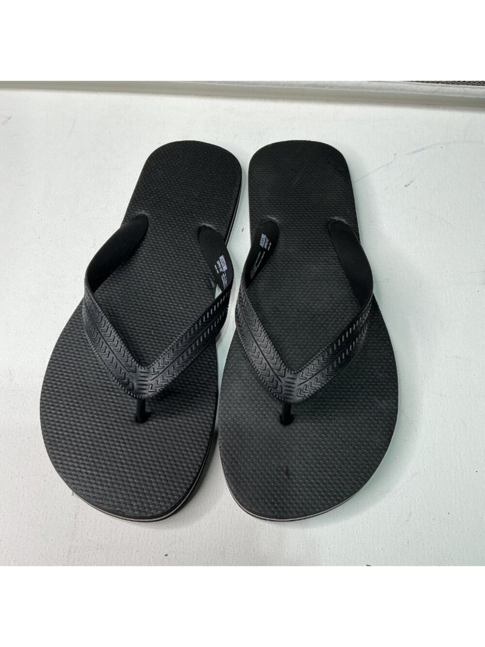 Mossimo Supply Co. Men's Black Flip Flops Size 11-12 Casual
